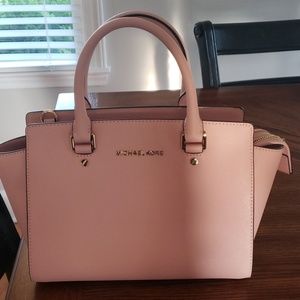 Michael Kors pocketbook